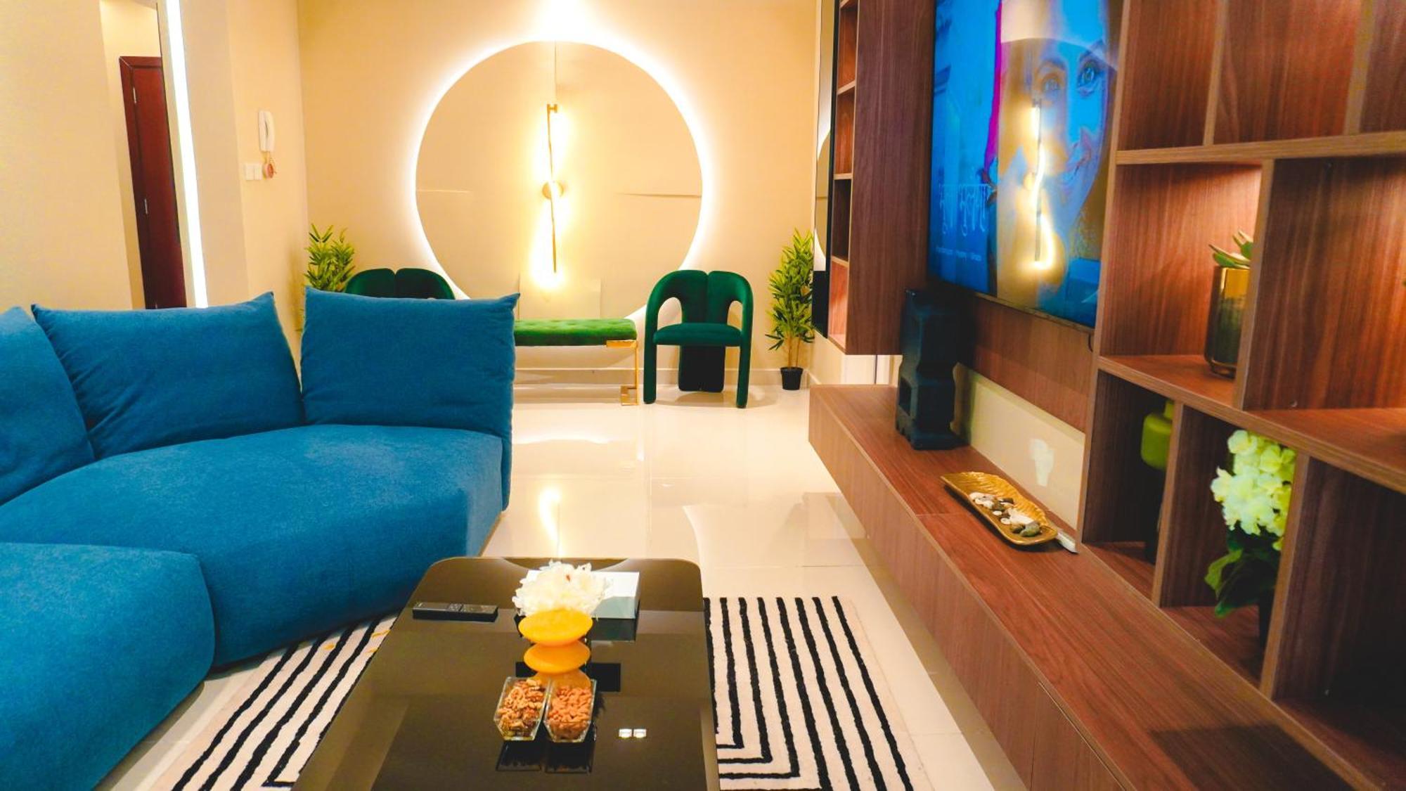 Usmans 3 Bedroom Sea View Apartment Dubai
