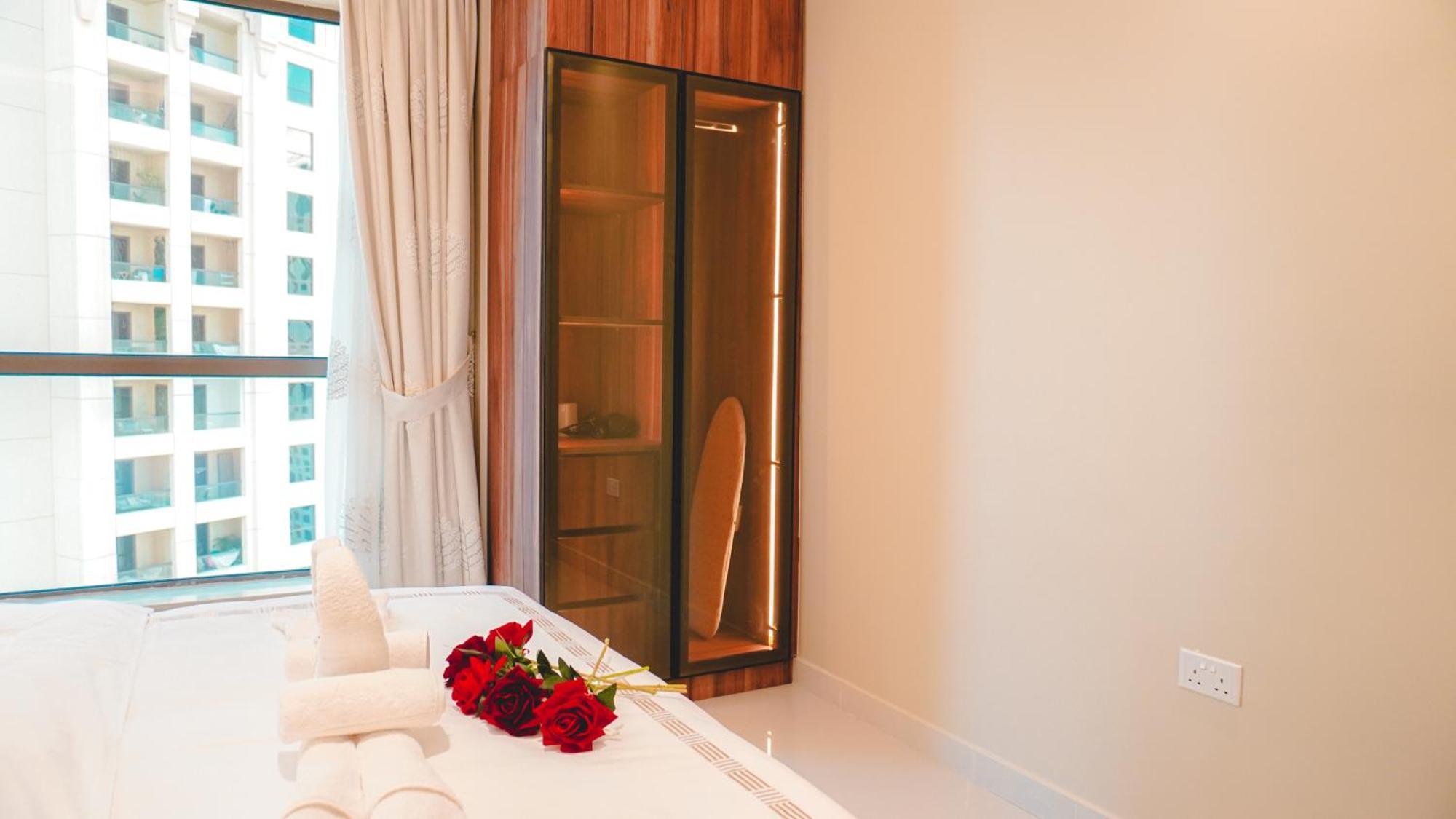 Usmans 3 Bedroom Sea View * Dubai