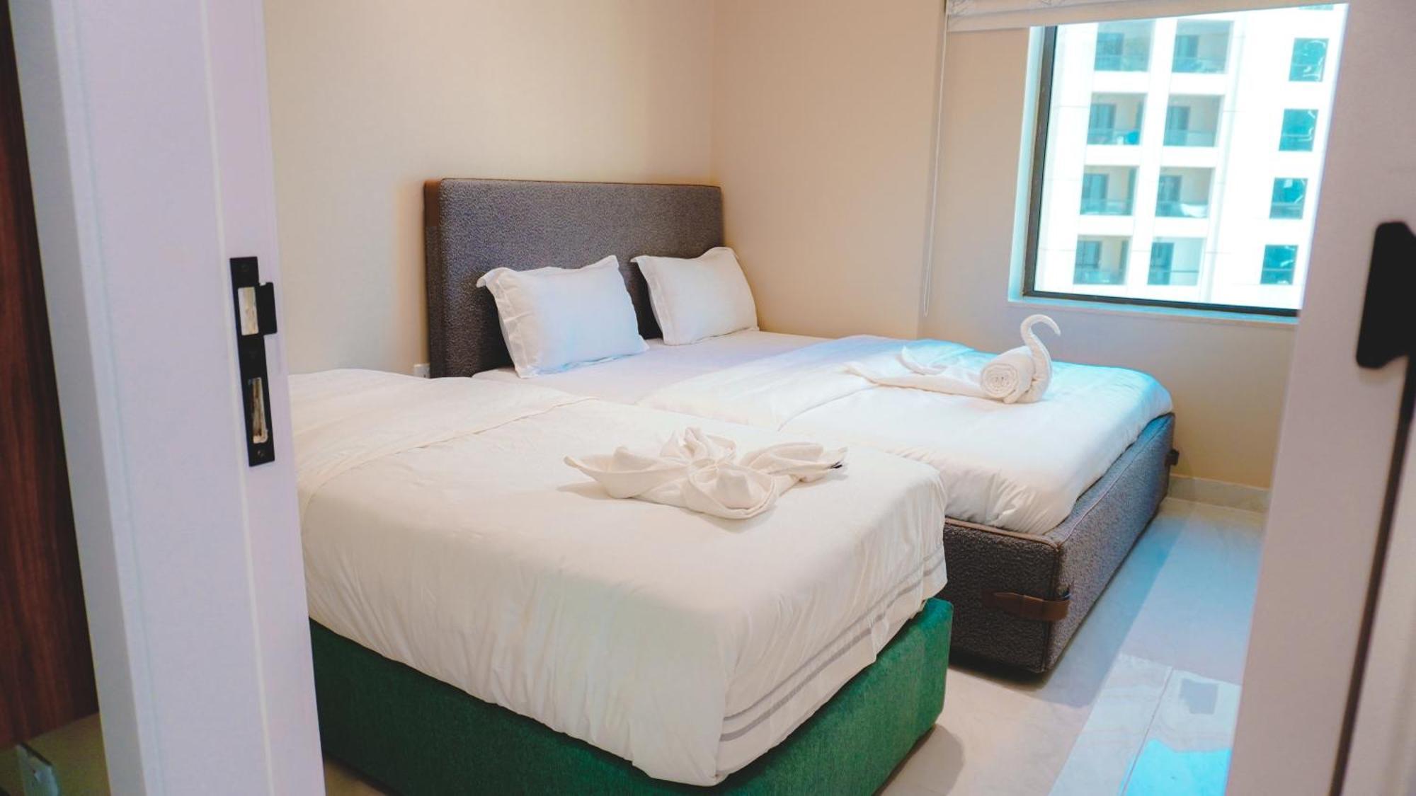 Usmans 3 Bedroom Sea View Dubai
